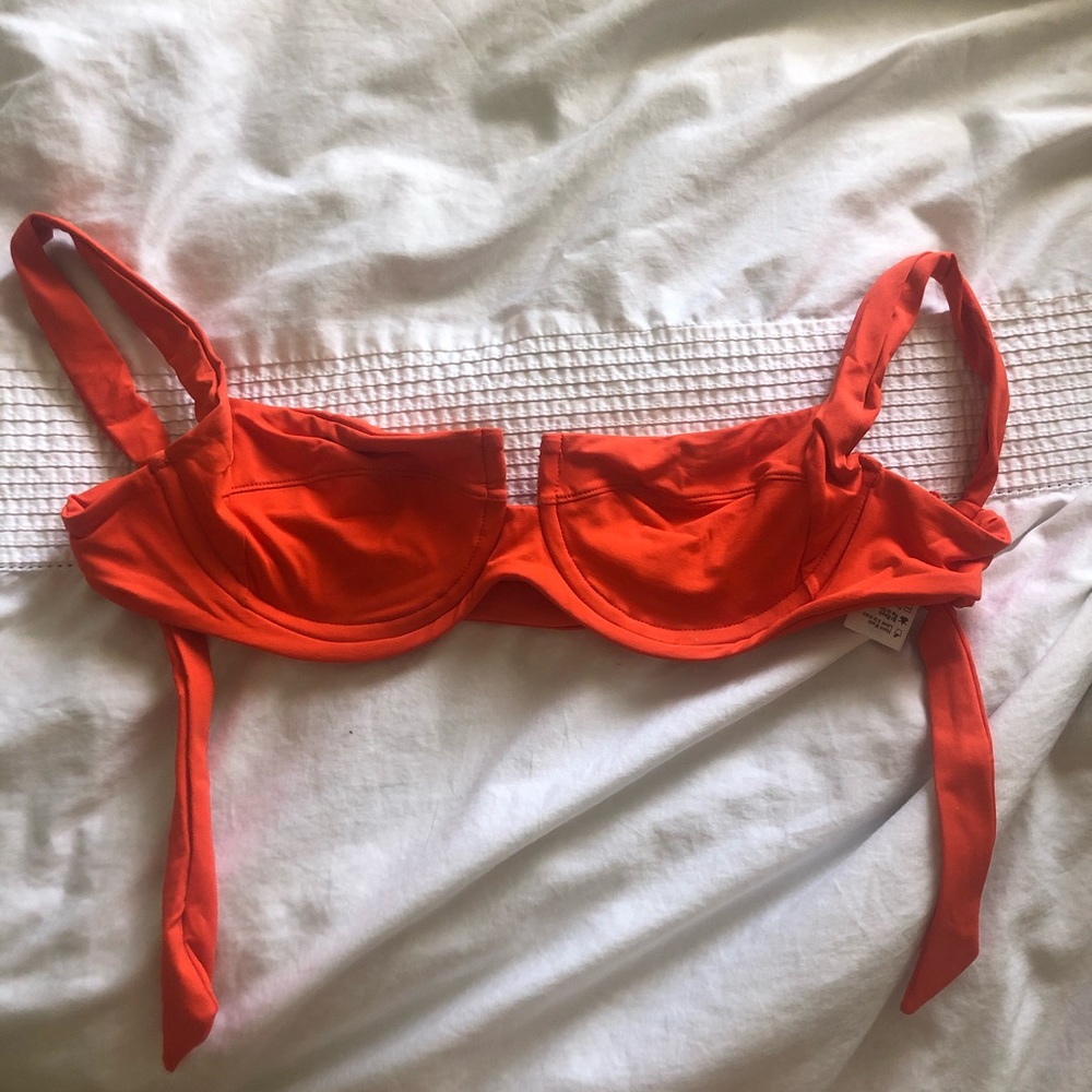 L Space Camellia Underwire Bikini Top